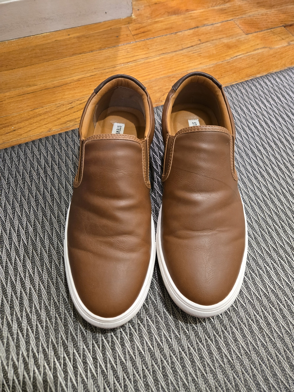 Coleman Brown Slip-On Leather Casual Steve Madden Sneakers with White Sole